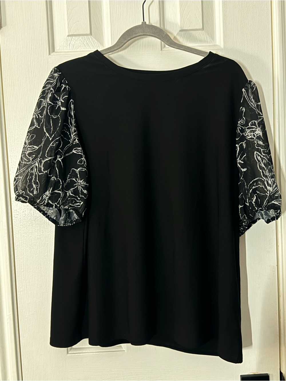 Tahari Black Women's plus blouse with sheer puff floral sleeves 1X